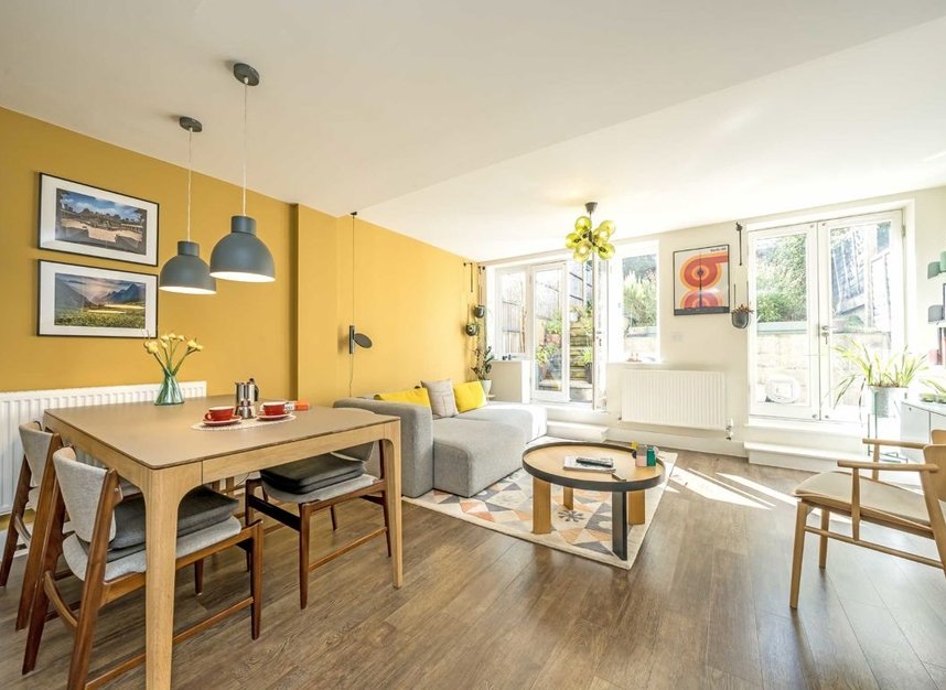 Flat for sale in Filey Avenue, London, N16 (Ref 224125) Dexters