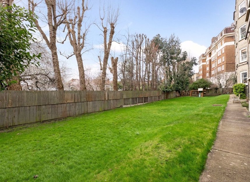 Flat for sale in Finchley Road, London, NW3 (Ref 198187) Dexters