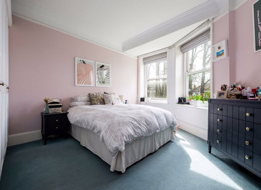 Flat for sale in Finchley Road, London, NW3 (Ref 198187) Dexters