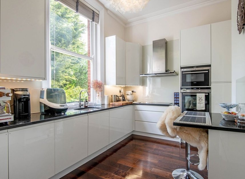 Properties for sale in Finchley Road - NW3 7AA view3