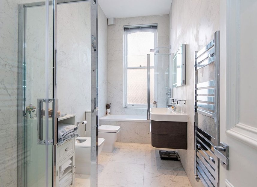 Properties for sale in Finchley Road - NW3 7AA view8