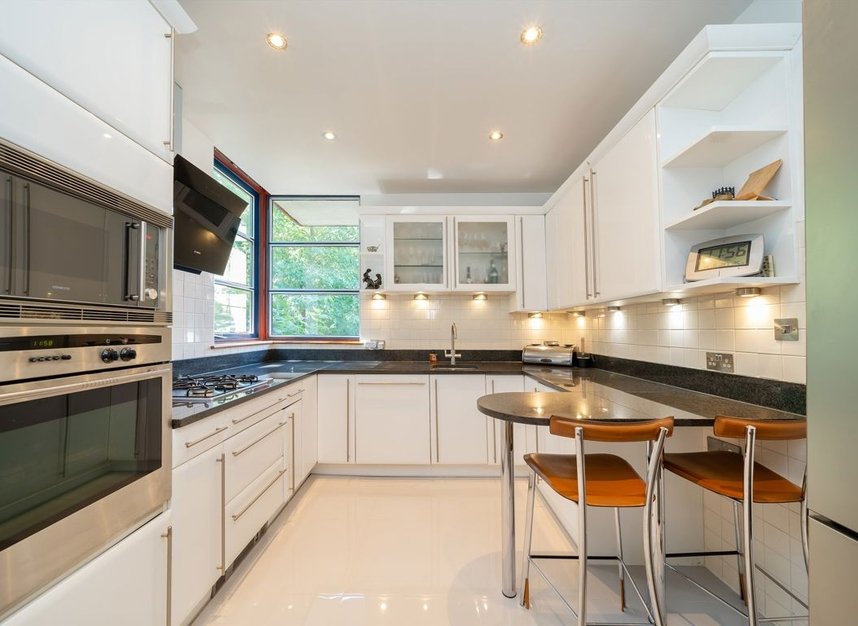 Properties for sale in Firecrest Drive - NW3 7ND view4