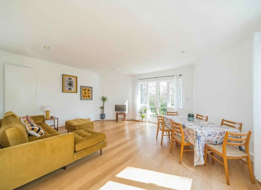 Properties sold in Fitzjohns Avenue - NW3 5LT view3