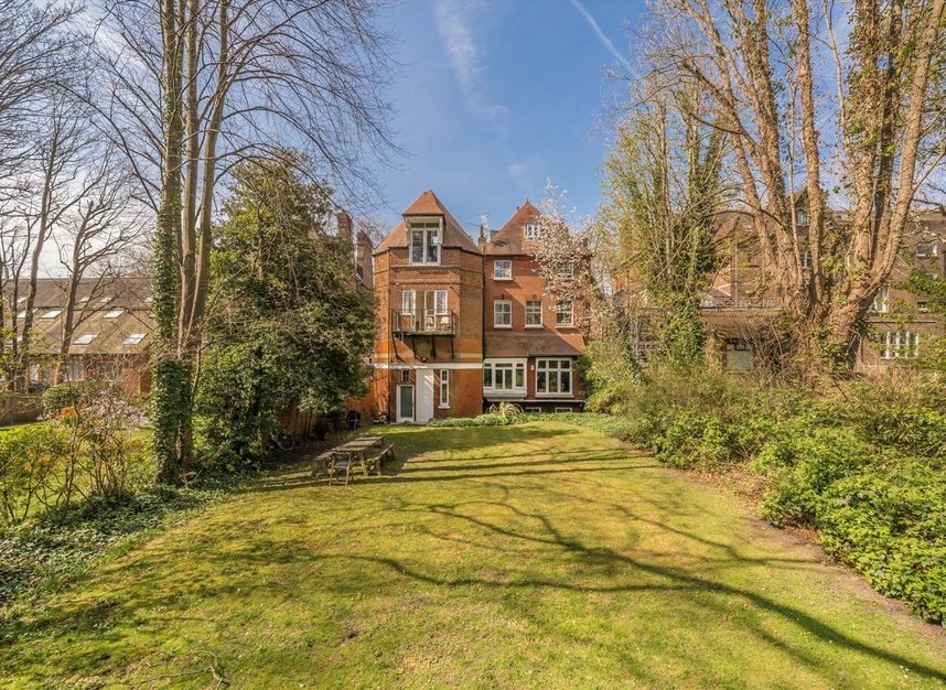 Properties sold in Fitzjohns Avenue - NW3 5LT view4