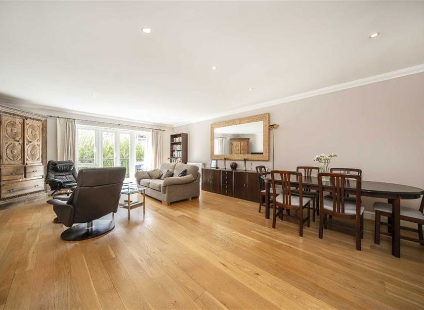 Properties for sale in Folgate Street - E1 6UJ view3
