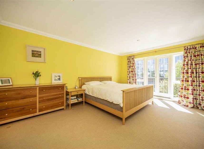 Properties for sale in Folgate Street - E1 6UJ view6