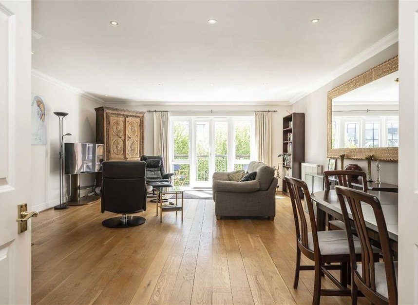 Properties for sale in Folgate Street - E1 6UJ view2