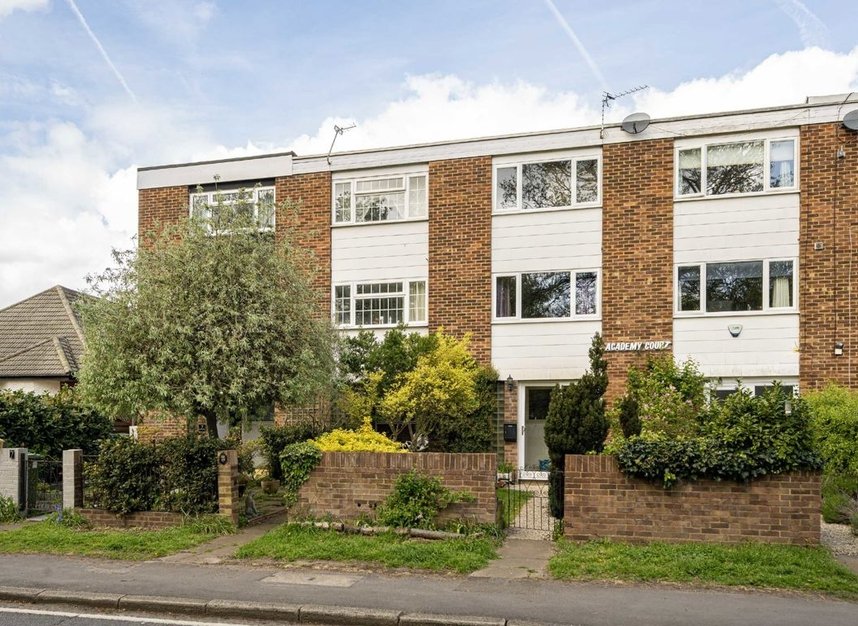House - terraced for sale in Fordbridge Road, Sunbury-On-Thames, TW16