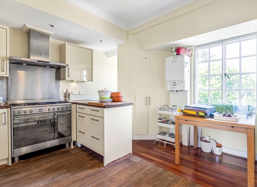Properties for sale in Fortis Green - N10 3ET view4