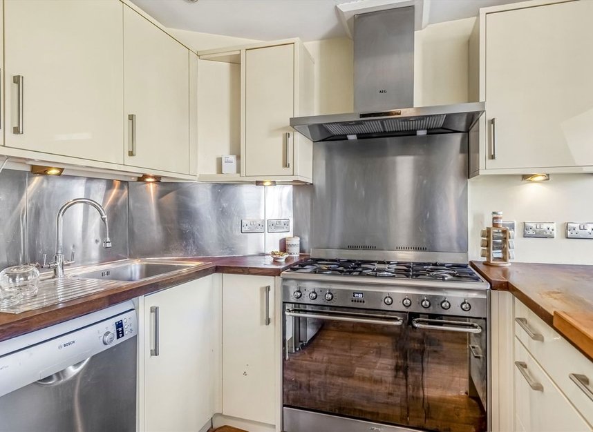 Properties for sale in Fortis Green - N10 3ET view3