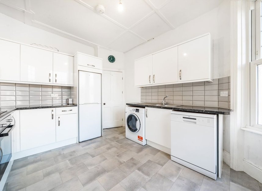 Properties for sale in Fortis Green Road - N10 3DU view4
