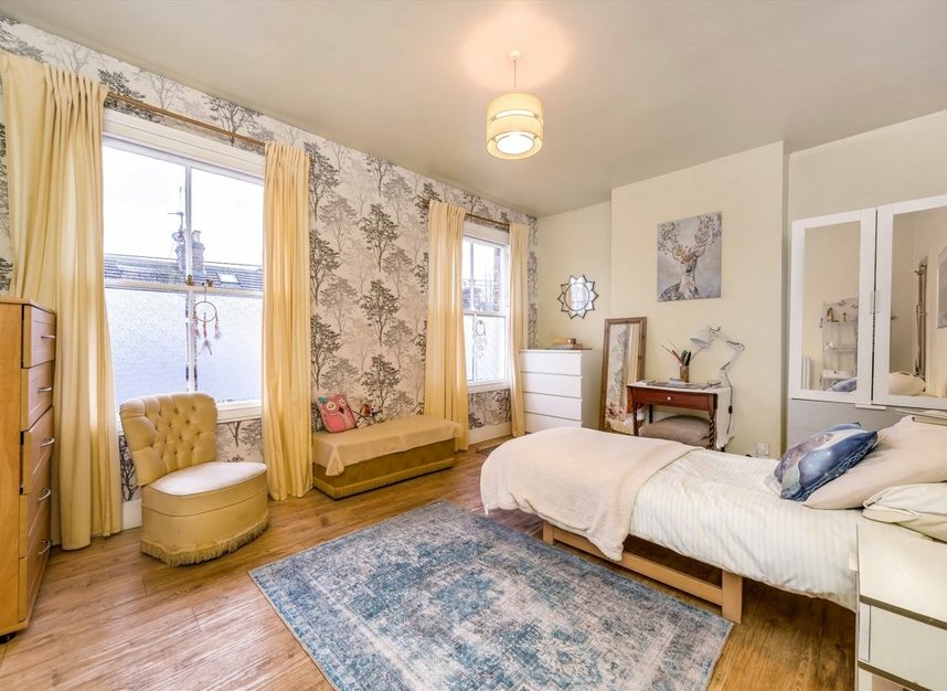 Properties for sale in Framfield Road - W7 1NQ view5