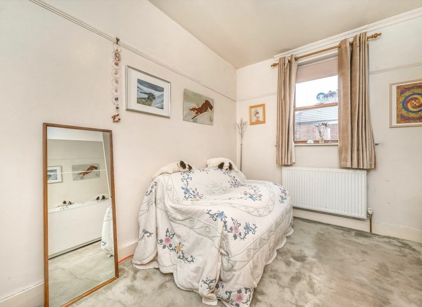 Properties for sale in Framfield Road - W7 1NQ view10