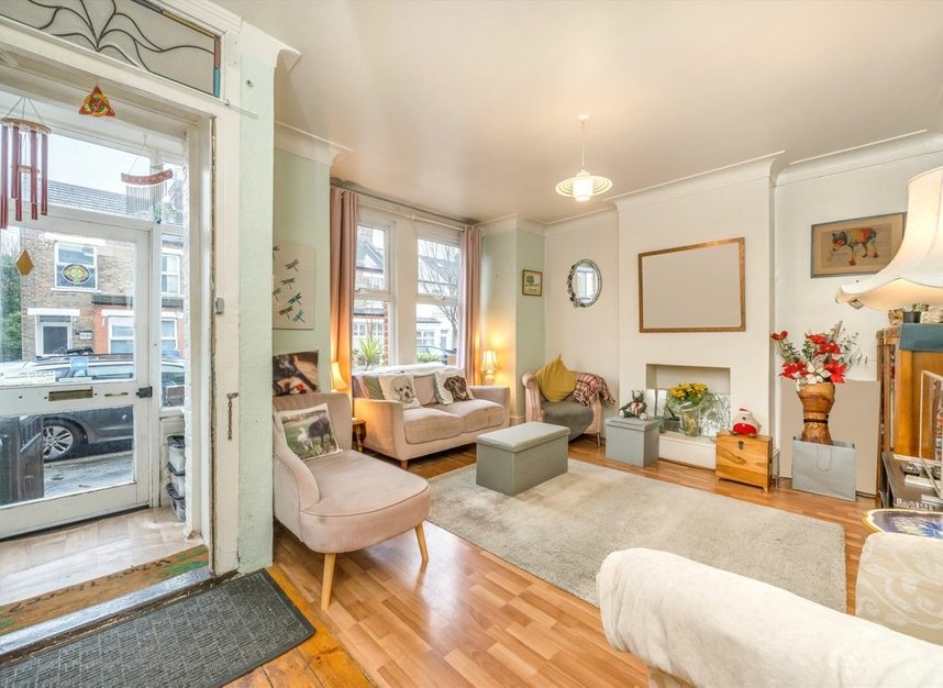 Properties for sale in Framfield Road - W7 1NQ view6