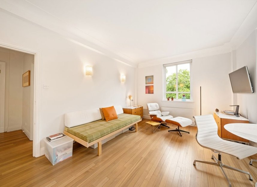 Properties for sale in Franklins Row - SW3 4SX view2