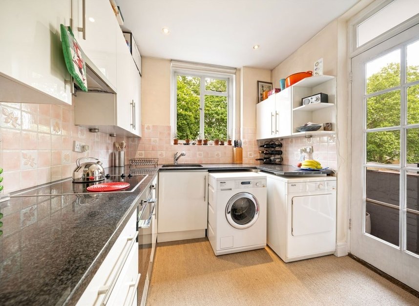 Properties for sale in Franklins Row - SW3 4SX view5