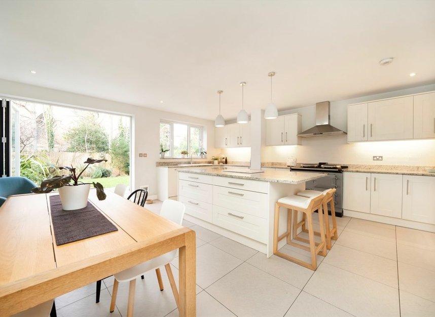 Properties sold in Freegrove Road - N7 9RG view6