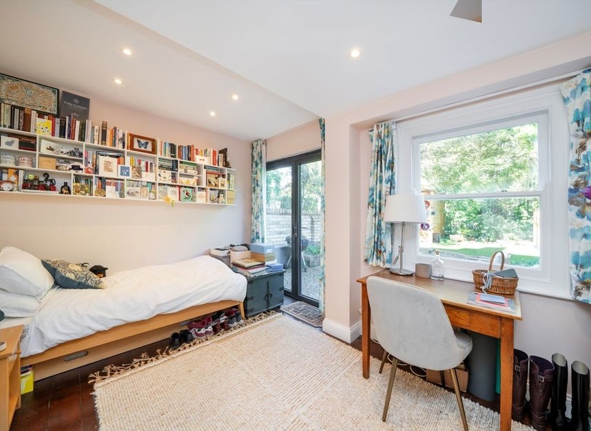 Properties for sale in Freegrove Road - N7 9JN view6