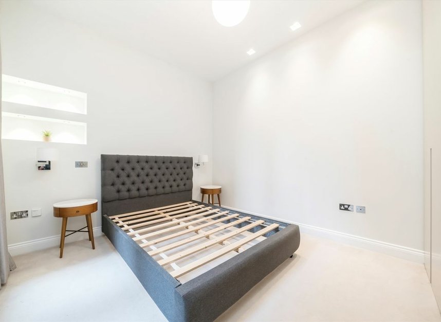Properties sold in Frognal - NW3 6XT view6
