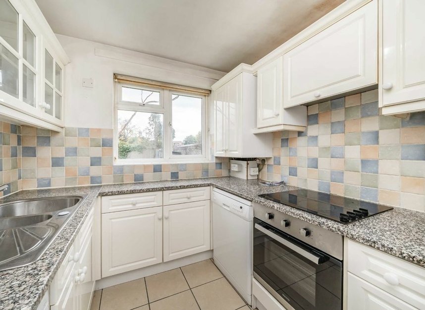 Properties for sale in Galsworthy Road - KT2 7BL view3