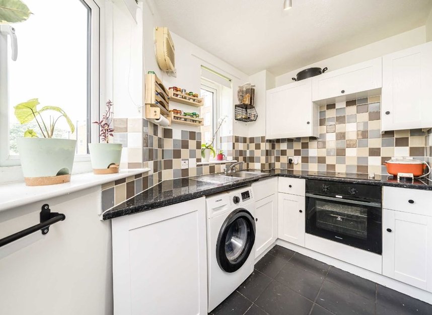 Properties for sale in Garter Way - SE16 6XF view3