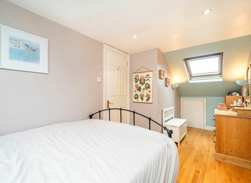 Properties for sale in Garthorne Road - SE23 1EP view7