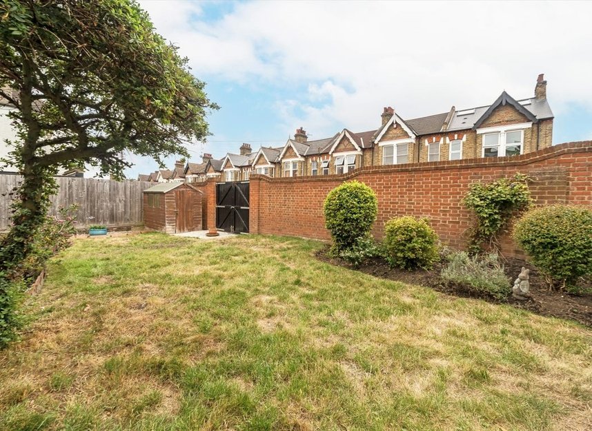 Properties for sale in Garthorne Road - SE23 1EP view3
