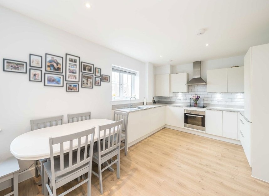 Properties for sale in Gatehouse Close - TW15 1HY view5