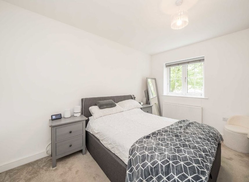 Properties for sale in Gatehouse Close - TW15 1HY view4