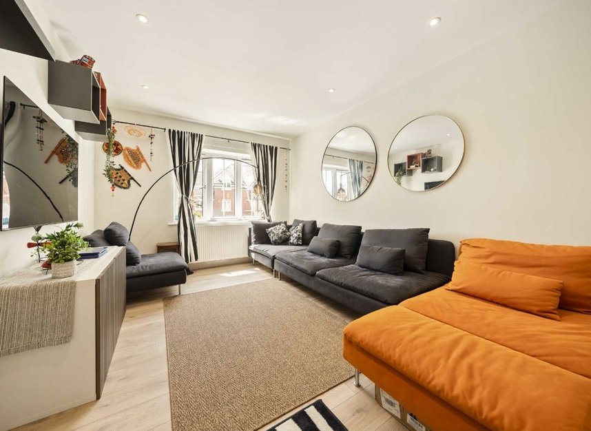 Properties for sale in Gatehouse Close - TW15 1HZ view2