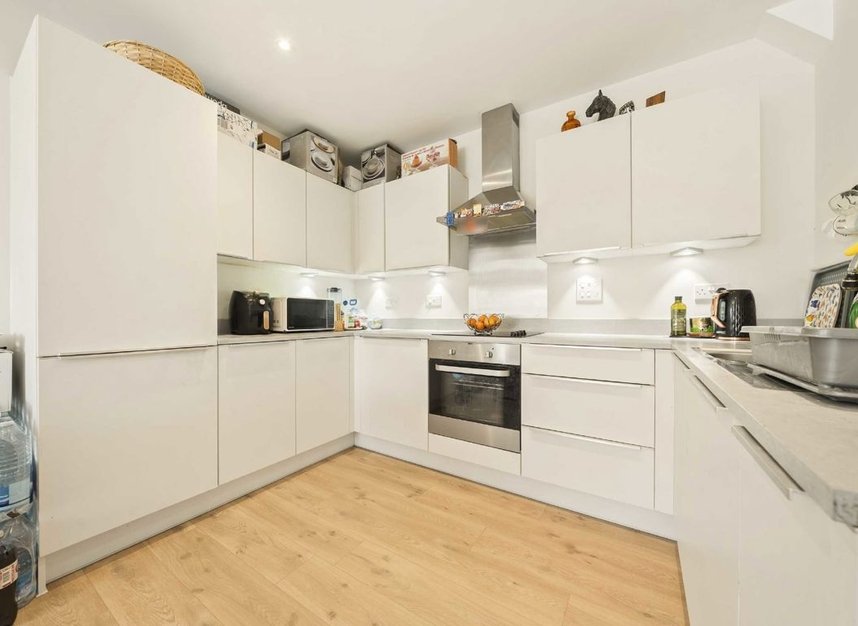 Properties for sale in Gatehouse Close - TW15 1HZ view3