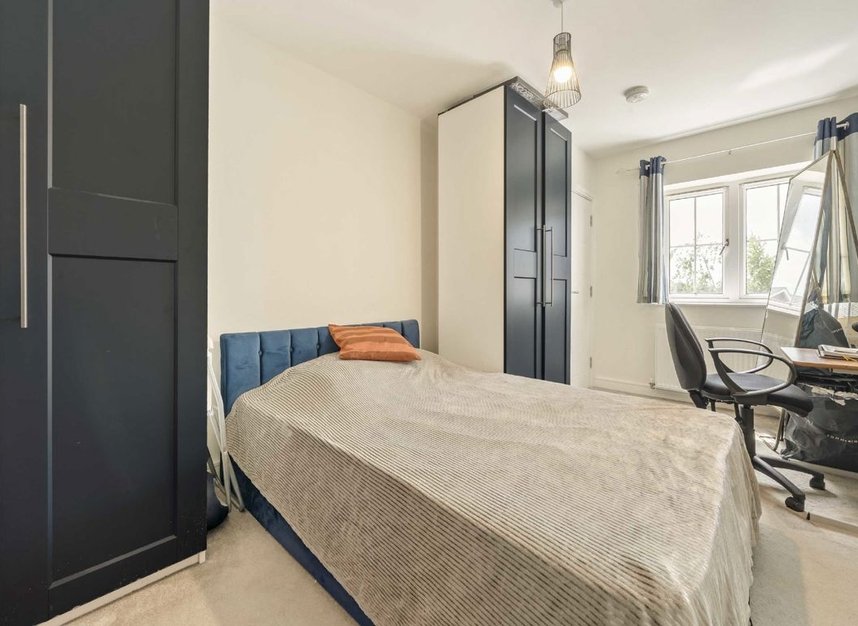 Properties for sale in Gatehouse Close - TW15 1HZ view5