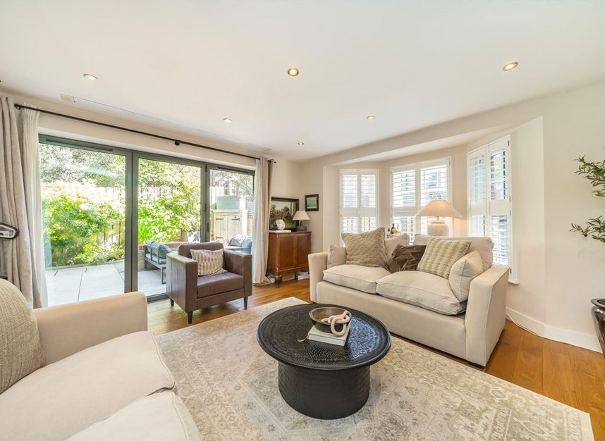 Properties for sale in Gauden Road - SW4 6LU view3