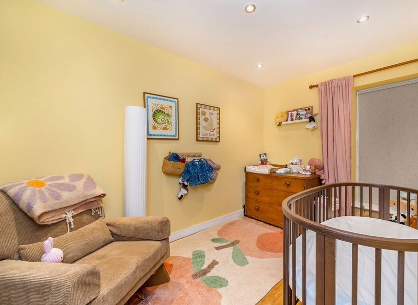 Properties for sale in Gauden Road - SW4 6LU view9