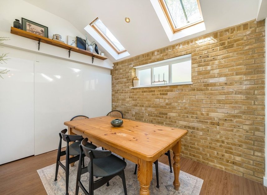 Properties for sale in Gauden Road - SW4 6LU view5