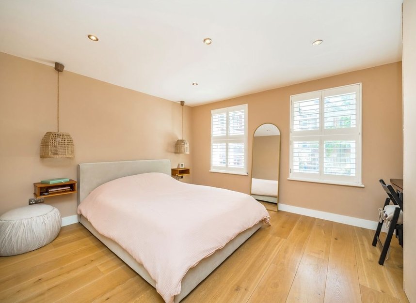 Properties for sale in Gauden Road - SW4 6LU view7