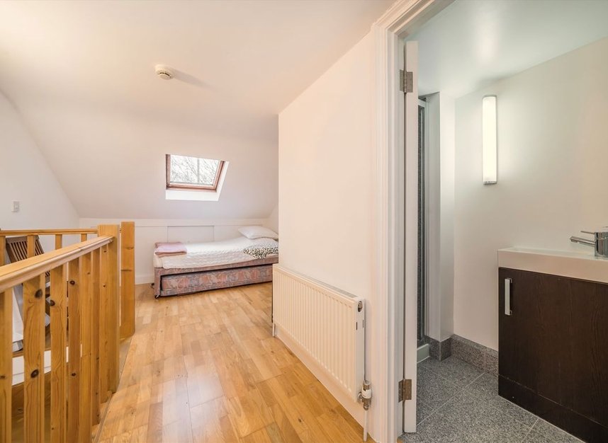 Properties for sale in George Street - W7 3TA view2