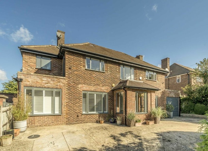 Properties for sale in Gibsons Hill - SW16 3ES view22