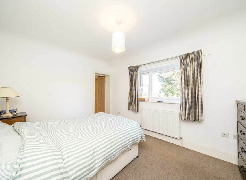 Properties for sale in Gibsons Hill - SW16 3ES view13