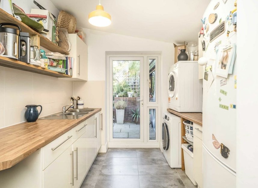 Properties for sale in Gibsons Hill - SW16 3ES view21