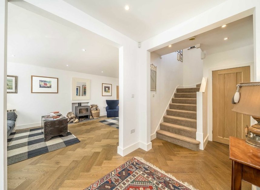 Properties for sale in Gibsons Hill - SW16 3ES view5