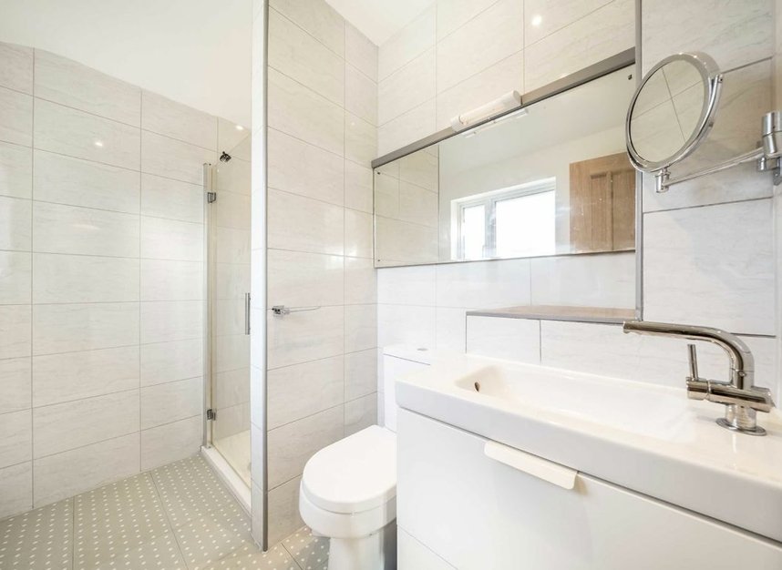 Properties for sale in Gibsons Hill - SW16 3ES view14