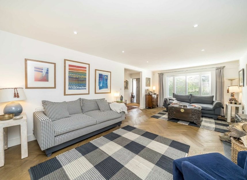 Properties for sale in Gibsons Hill - SW16 3ES view6