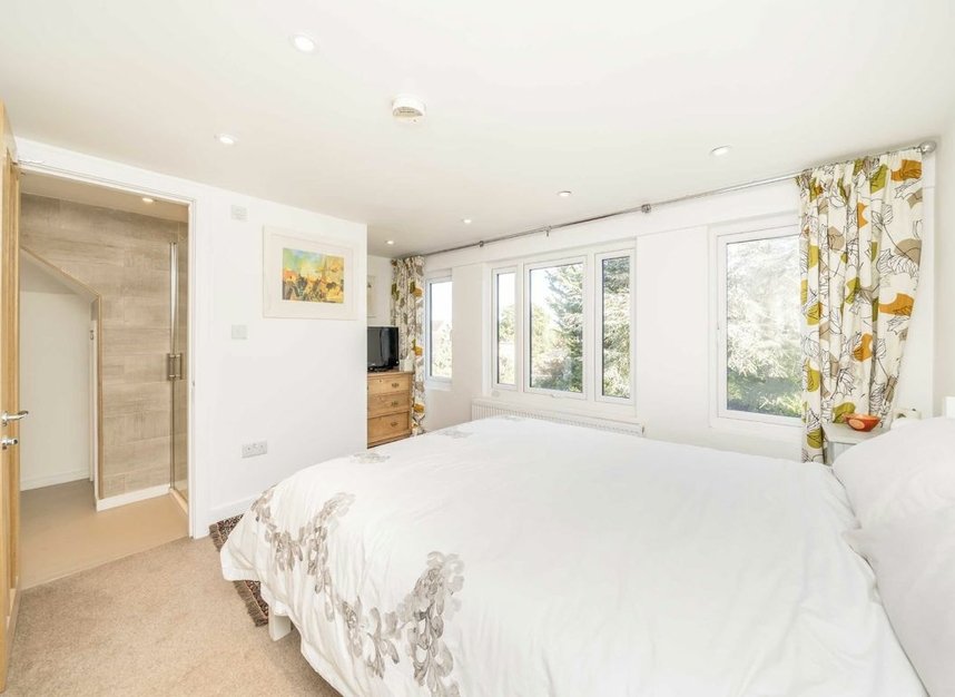 Properties for sale in Gibsons Hill - SW16 3ES view15