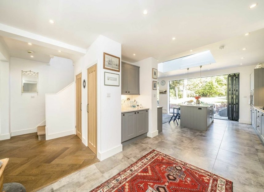 Properties for sale in Gibsons Hill - SW16 3ES view19