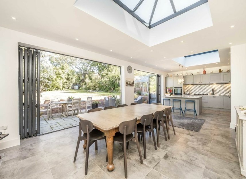 Properties for sale in Gibsons Hill - SW16 3ES view2