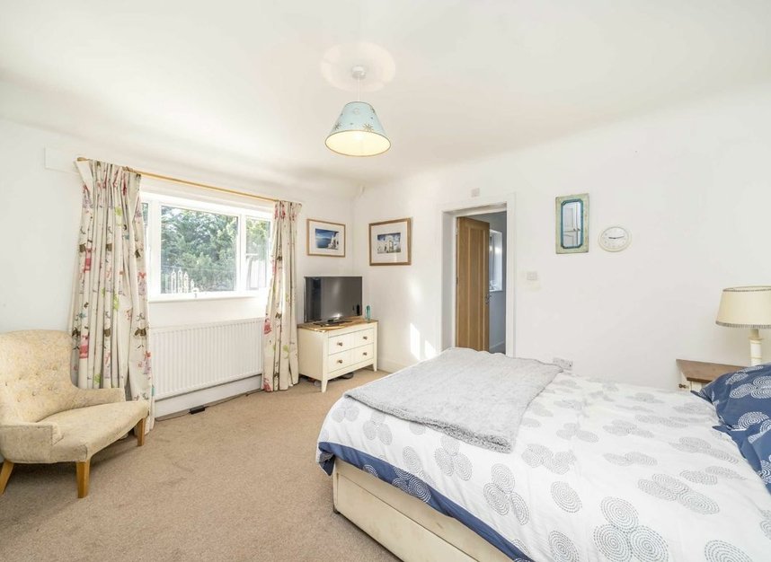 Properties for sale in Gibsons Hill - SW16 3ES view8