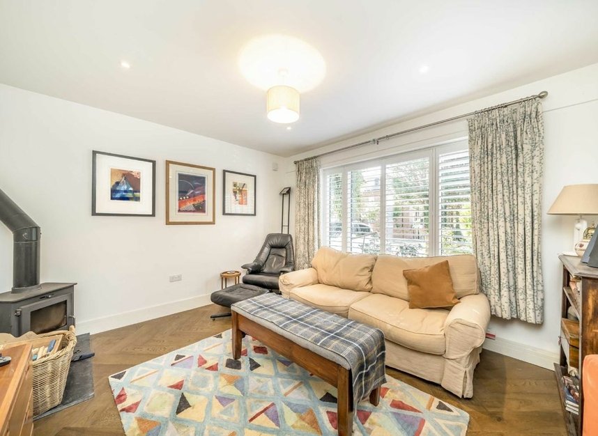 Properties for sale in Gibsons Hill - SW16 3ES view10