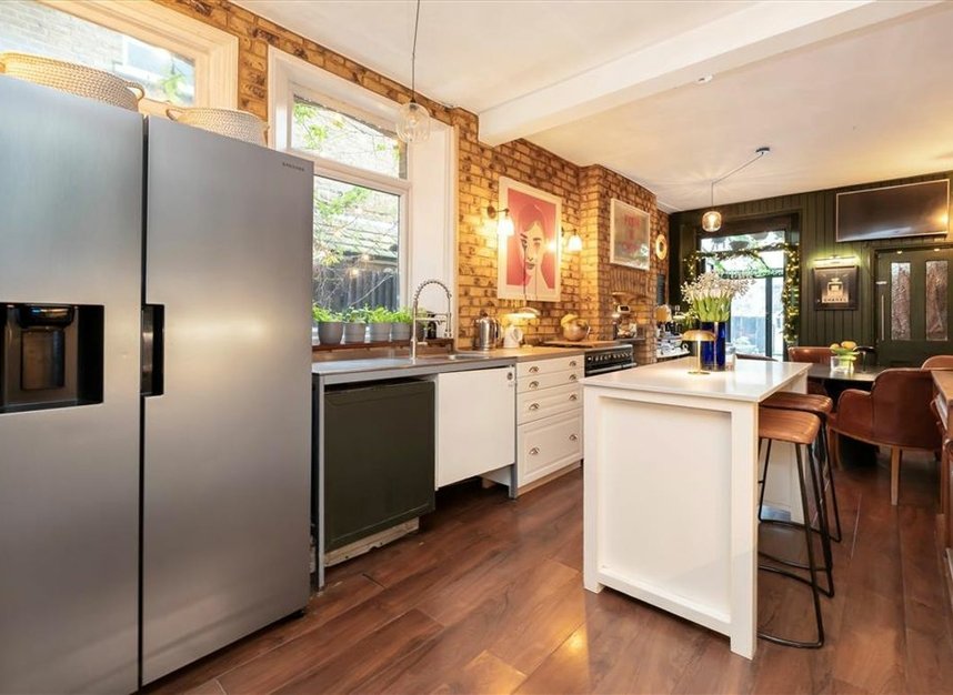 Properties for sale in Gillingham Road - NW2 1RL view4