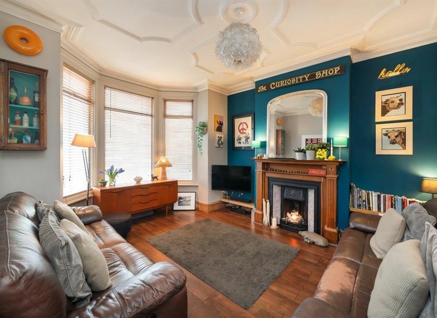 Properties for sale in Gillingham Road - NW2 1RL view2